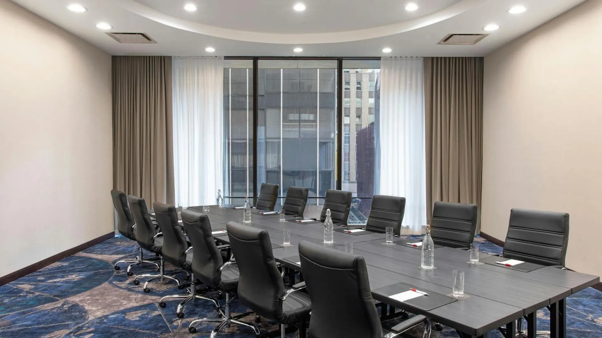 Отель New York Marriott Marquis