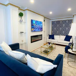 Luxurious Near Laguardia & Jfk New York