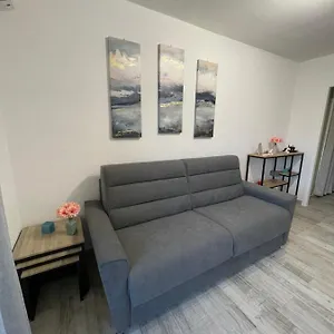 https://appartement-de-charme-a-2-min-de-la-plage.fr-provencehotel.com