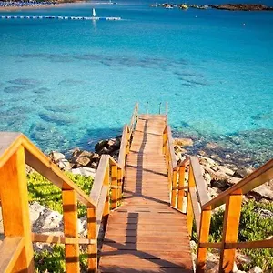 https://silver-sands-beach-hotel.protaras-cy-hotels.com