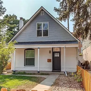  Holiday home Artsy Platt Park Suite, Quick Mountain Access! United States
