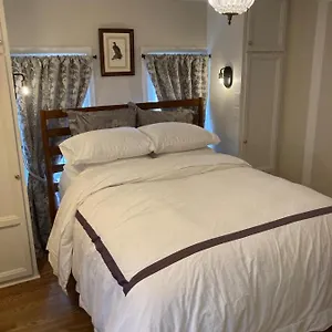  Apartment Pineapple House, Spacious 1st Floor Apartment! Center! 96 Walk Score! Free Parking! United States