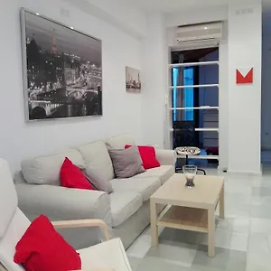 https://centrico-apartamento-con-patio-privado.es-andalucia.com
